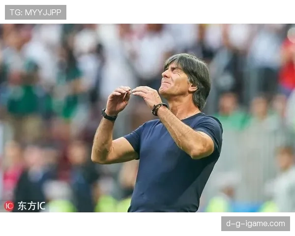 勒夫战术揭秘：精妙布局破解对手防线，助力球队重振旗鼓